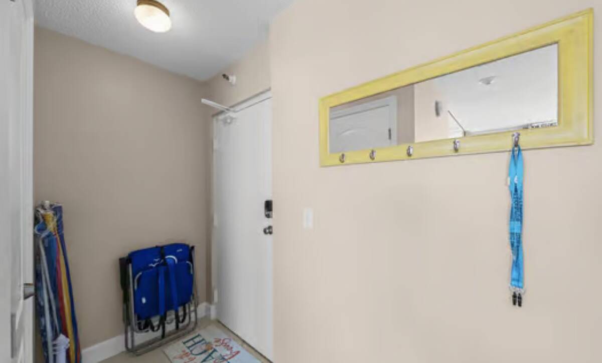 large-019c4d74-9adb-701e-8550-17d0745db10f