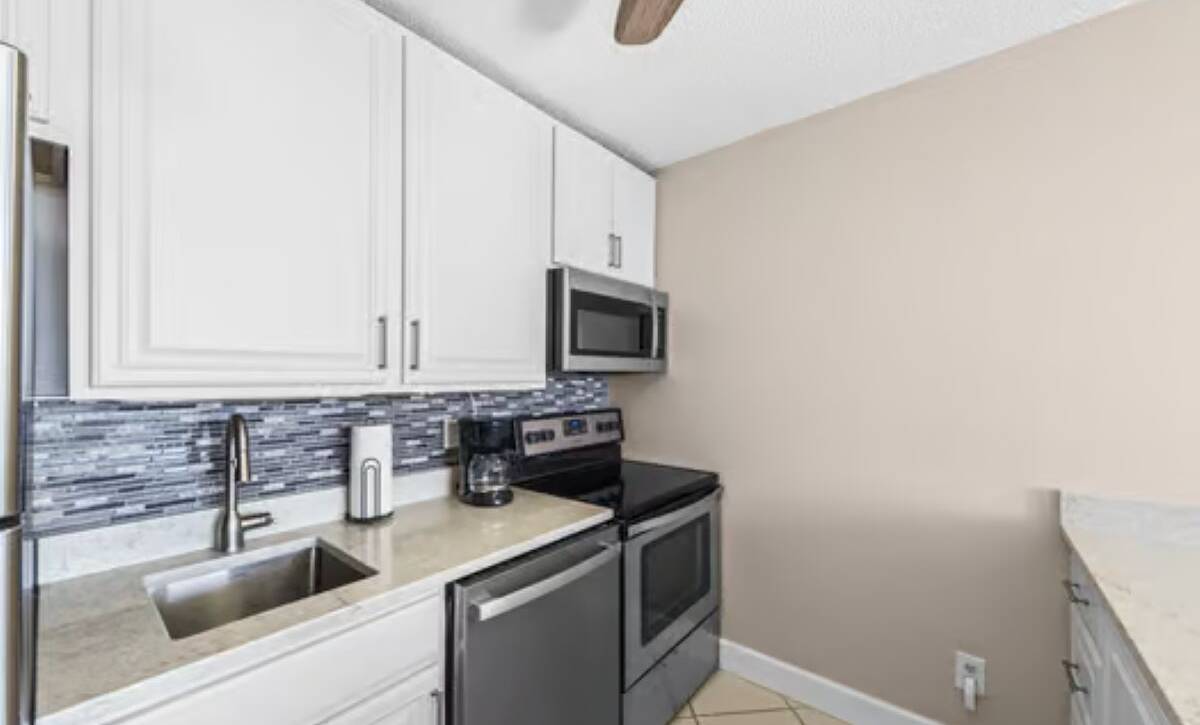 large-019c4d74-9c21-7151-9880-f724fbe82c96