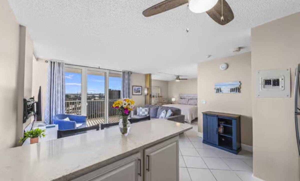 large-019c4d74-9c75-70ac-9744-77370cf8a95a