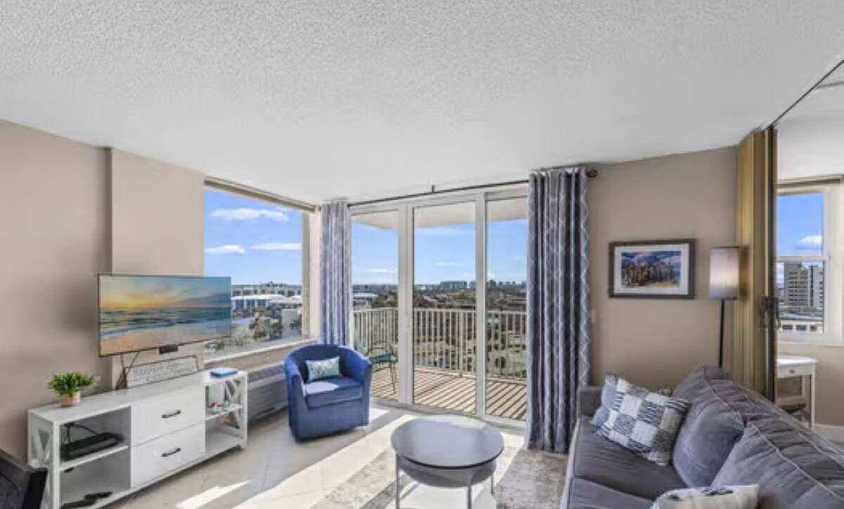 large-019c4d74-9d13-7018-8f7e-efb04e3d710a