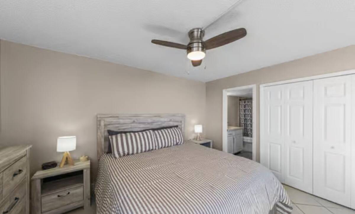 large-019c4d74-9ef3-70b2-a43f-07f8ed8dbf2d