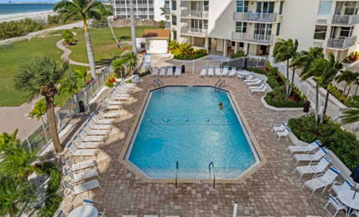 large-019c5df4-6227-72fe-8474-1bcc37167b9c