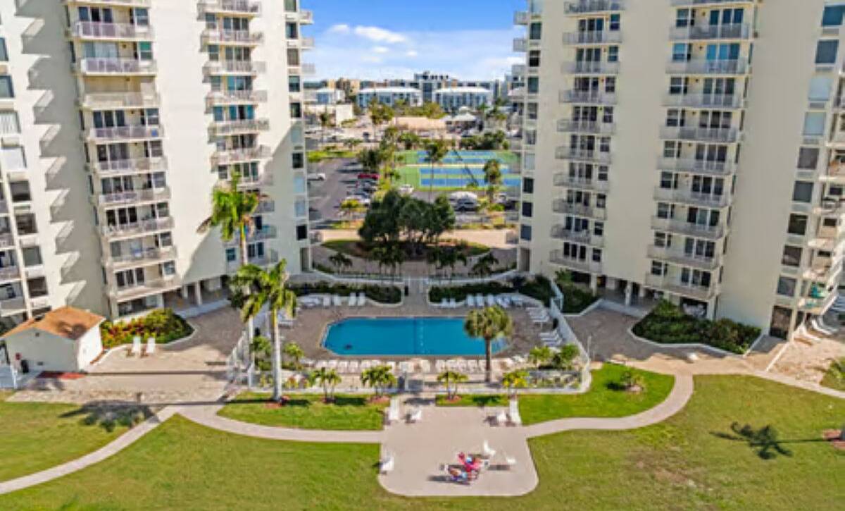 large-019c5df4-6386-72bd-851e-77b3b95eb2ba